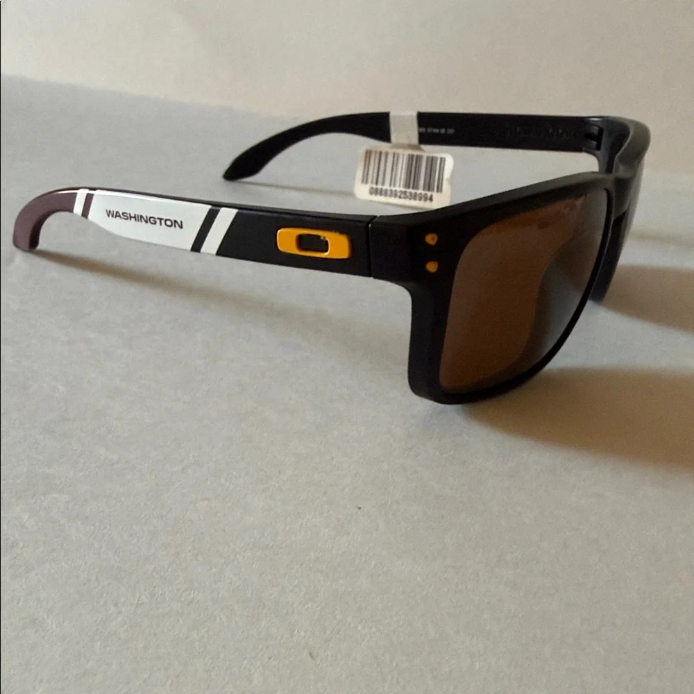 Oakley sunglasses Washington Football Team Holbrook™ special edition